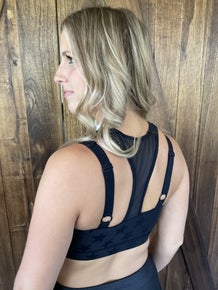 MONO B 	Textured Star Jacquard TACTEL® Sports Bra